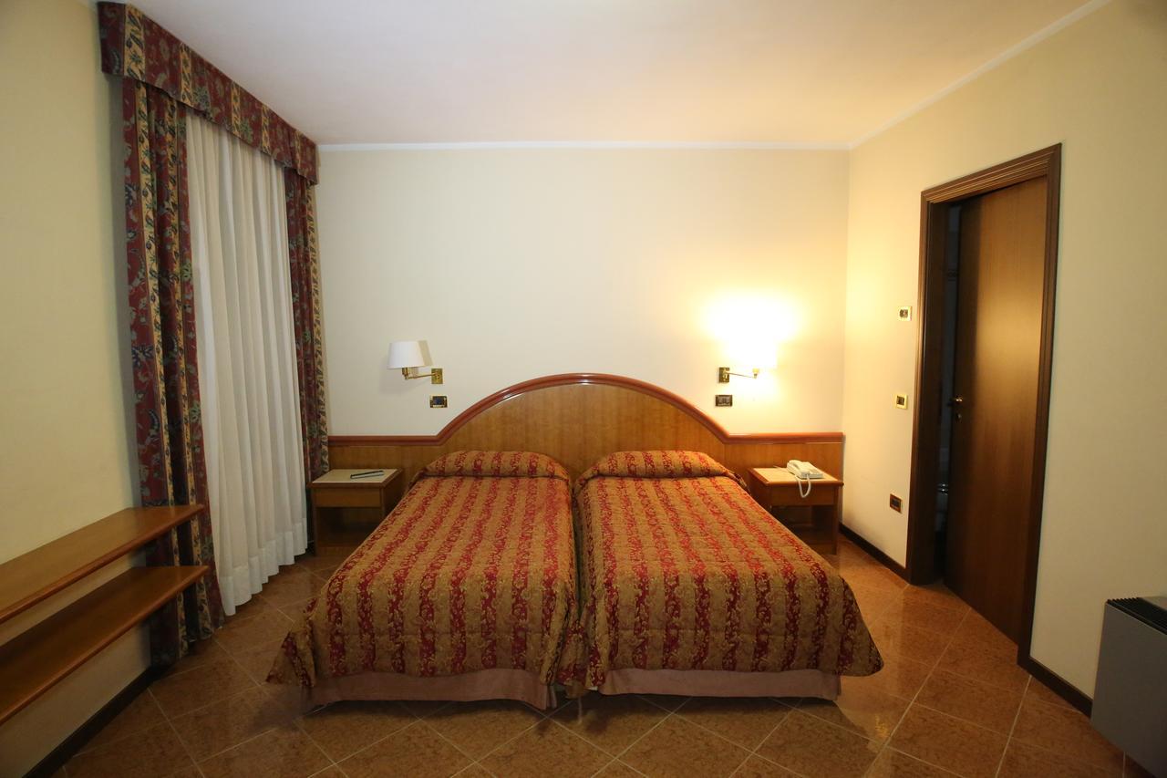 Hotel Paris Castel Goffredo Εξωτερικό φωτογραφία