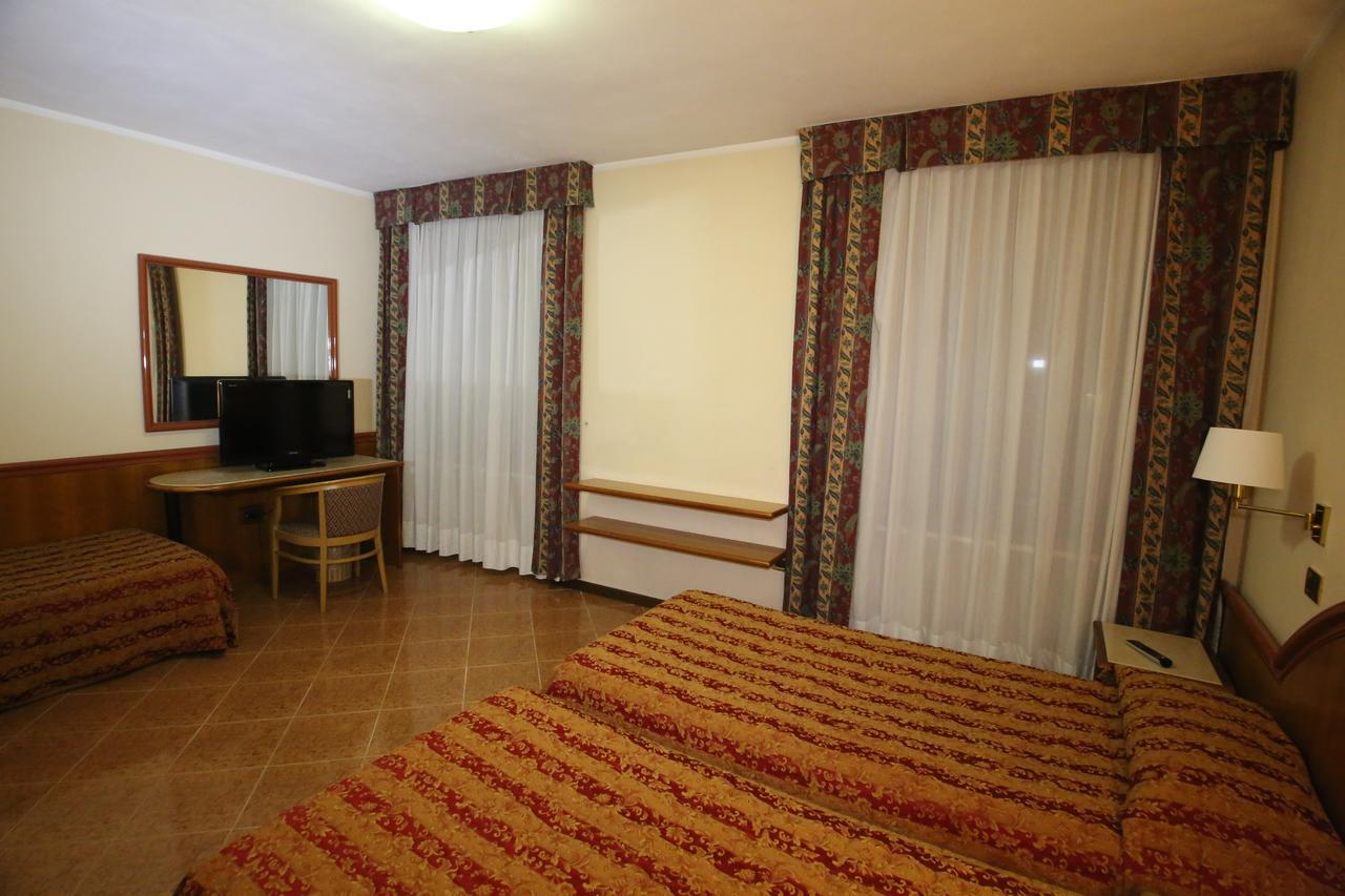 Hotel Paris Castel Goffredo Εξωτερικό φωτογραφία