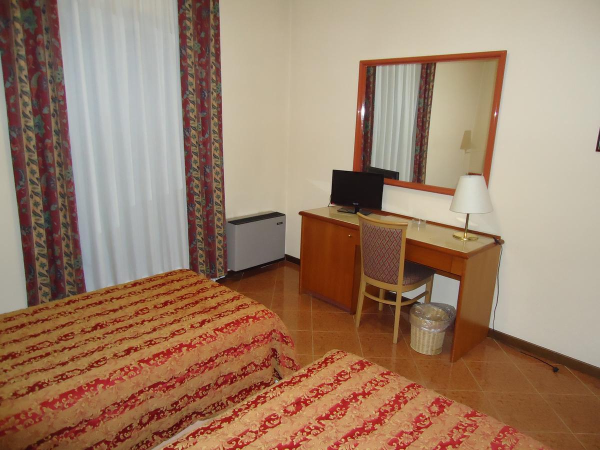 Hotel Paris Castel Goffredo Εξωτερικό φωτογραφία